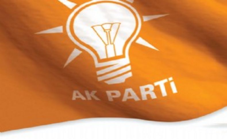 İzmir'de AK Parti'nin seçim aracına saldırı: Başkan'a bıçak çektiler